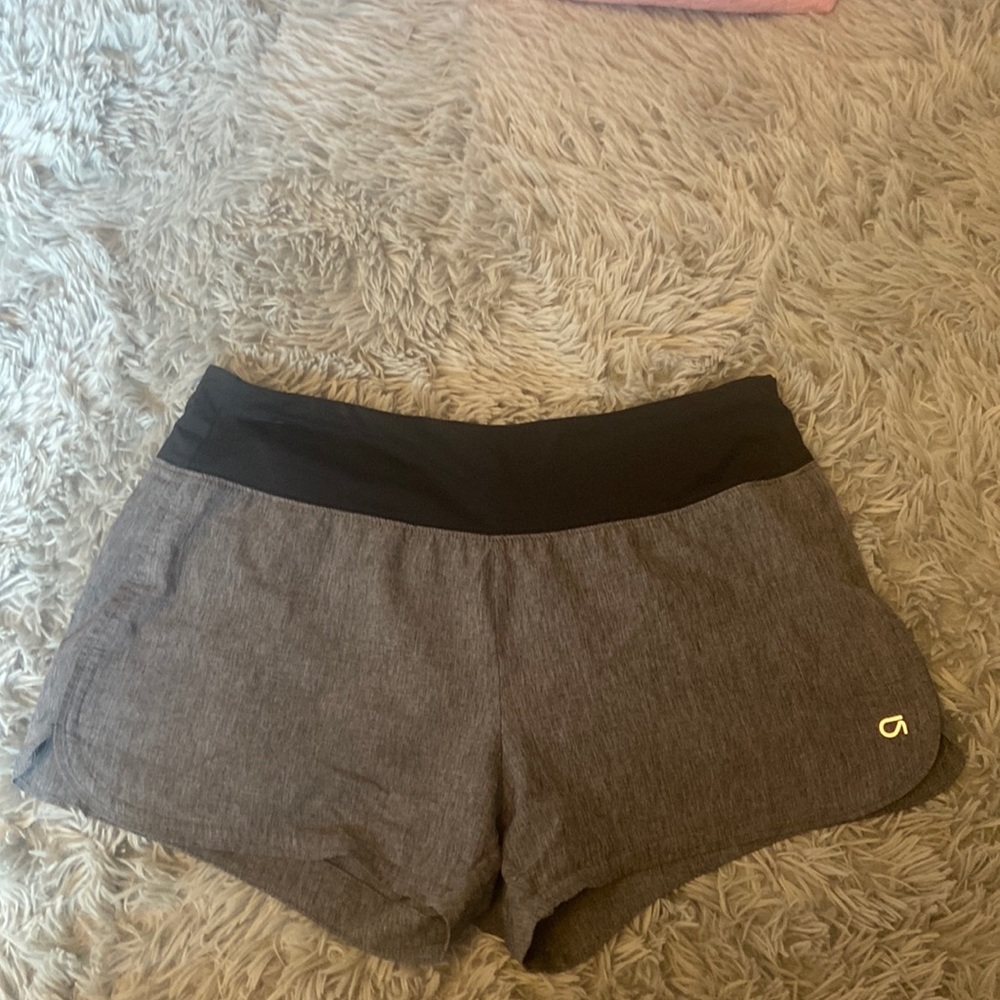 Gap fit athletic shorts size small
